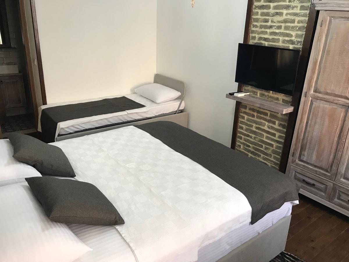 Ayshe Hotel Фоча Екстериор снимка